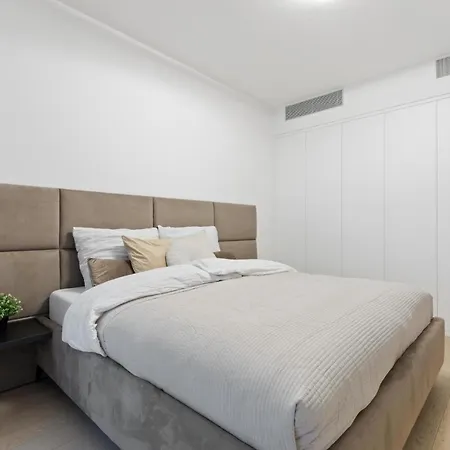 아파트 Breathtaking Castle View - Modern Sky Park *