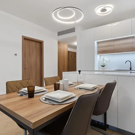 דירה Breathtaking Castle View - Modern Sky Park *