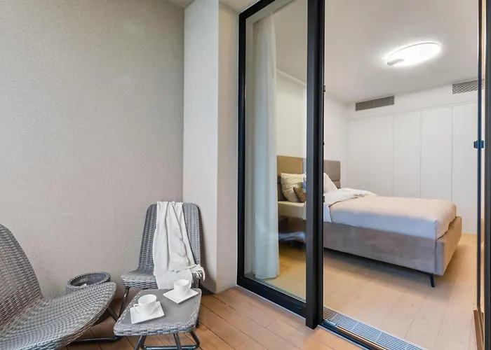 Breathtaking Castle View - Modern Sky Park *