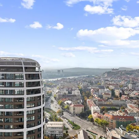 شقة Breathtaking Castle View - Modern Sky Park براتسيلافا